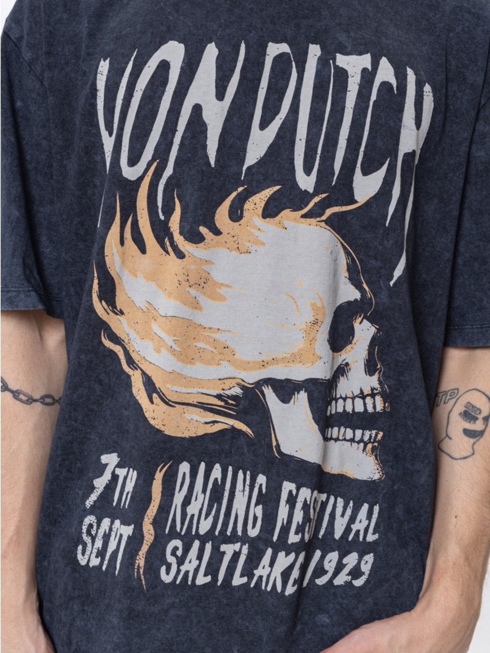 🆕 Von Dutch Poster Skull Tee